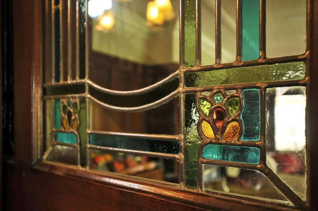 The Craigmyle Inn Victoria Hotel